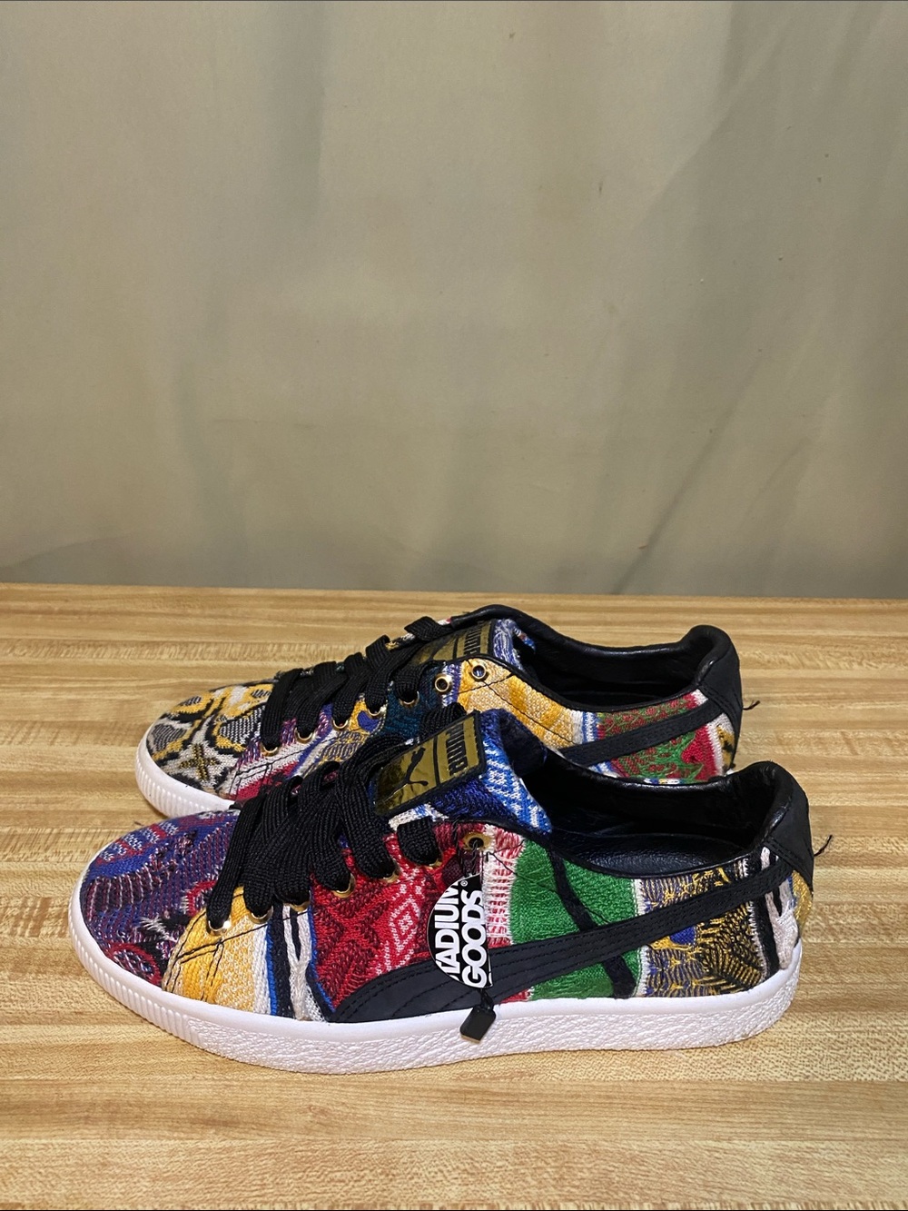 Puma Clyde Coogi Australia Sweater 2017 Black Team Gold Low Top Shoes men’s 5.5